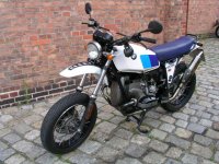 80 supermoto.jpg