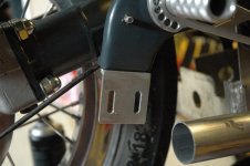 auspuffhalter angebaut.jpg