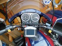 Armaturenträger R100R 001.jpg