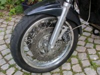 Vorderrad 3.00 Schowa Gabel eingebaut.jpg