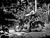 Rudy mit BMW R.50:2 s:w.jpg Rudy mit BMW R.50:2 s:w.jpg