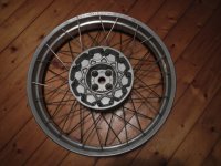 Hinterräder mit Scheibe 001.jpg