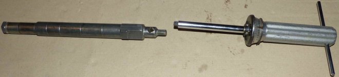 Reibwertmesser und Steckachse mit Distanzbuchsen.jpg