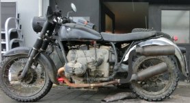 Guzzi schutzblech lang mit auspuff_hoch.jpg