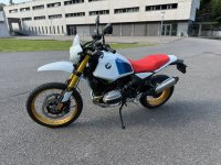 R 12 GS 2.jpg