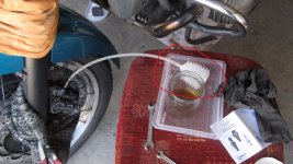 6-alte Flüssigkeit abgesaugt-1.JPG