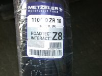 Metzeler Reifen vorn.JPG