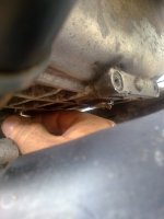 hand-unter-getriebe2.jpg