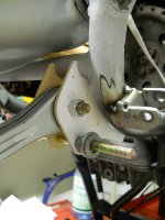 Momentenstrebe und Bremse hinten (3) klein.jpg