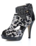 High heels Kuhmuster.jpg