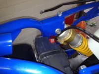 R100gs-bat-02.jpg