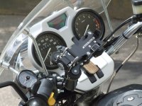 TV_R100R Armaturen-3.JPG