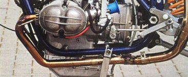 1-Am Motorblock vorbei.JPG