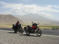 BMW ST vor Berg Ararat.jpg