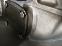 Oelpumpendeckel nicht bündig.jpg