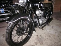r25 vorne links.jpg