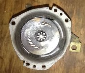 1Anlassergehäuse mit Rotor und Abdeckkappe.JPG