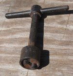 MATRA 513 Schwingenlager- bolzen .JPG