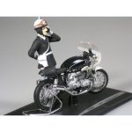 Joe-Bar-BMW_b2.jpg