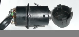 Zündschloß Made Untere Abdeckung.jpg