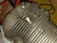 Ventildeckel mit Öleinfüllöffnung.jpg