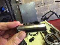 Kolbenbolzen rechts.jpg